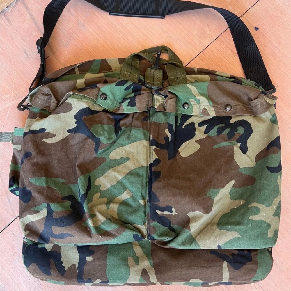 Authentic US Military HGU-56/P Flyers Helmet Bag Woodland Camo USA The Authentic
